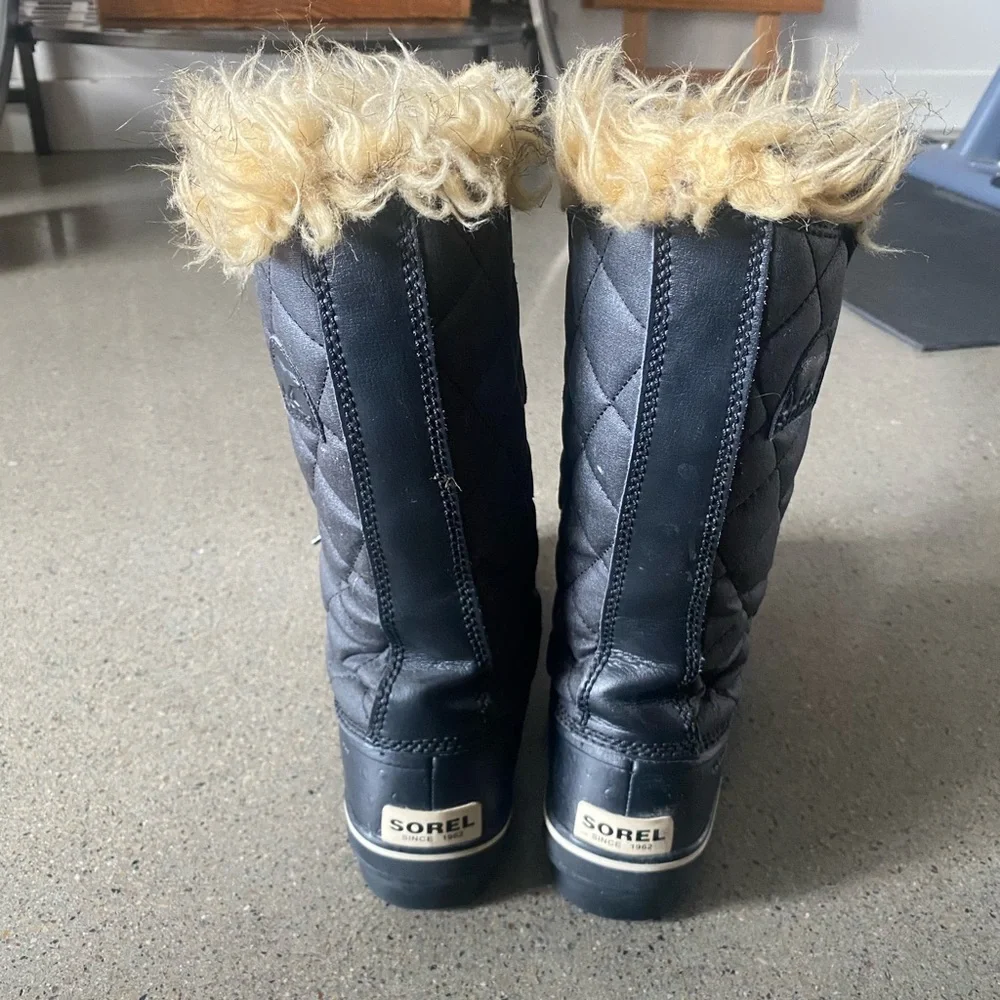 Sorel Black Quilted Waterproof Winter Boots with Fur Lining - Picture 5 of 6